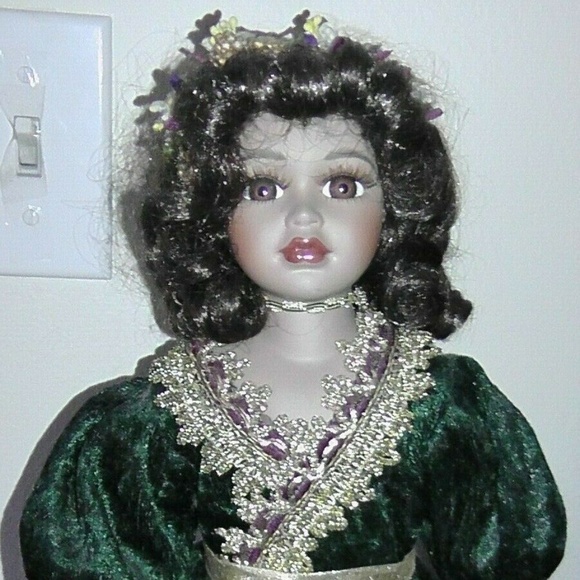 Crown Black Victorian Style Bisque Porcelain Doll - Picture 3 of 8